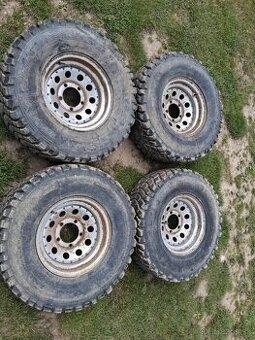 Predam na suzuki samurai disky r15 plus terenne gumy