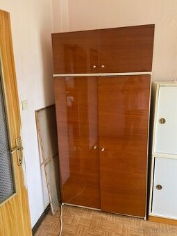 Skrine na predaj