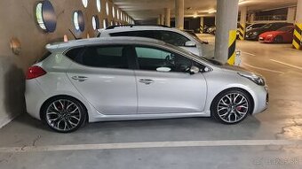 KIA Ceed GT 1.6 T-GDi 150kw, 32000 km - 1