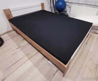 Posteľ 140x200cm