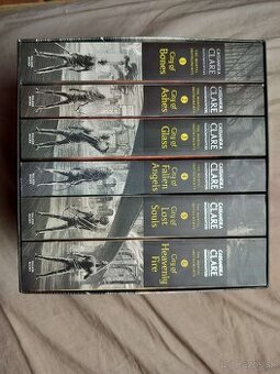 predavam knihy od Cassandra Clare