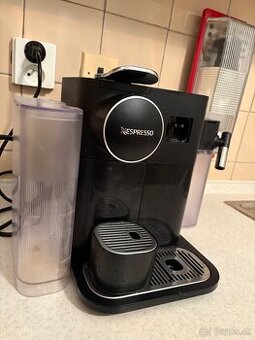 DeLonghi Nespresso Gran Lattissima Kapsľový kávovar