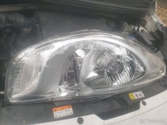 Pravý predný reflektor