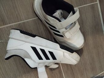 Chlapčenské topánky malo nosené 36/37