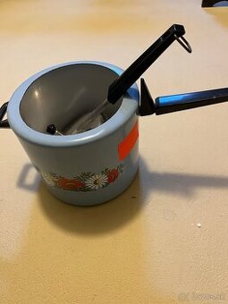 Tlakovy hrniec retro