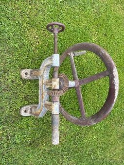 Ručná stojanova vŕtačka