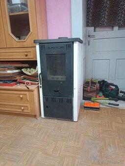 Kuchynská kachlový krb