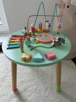 Drevený motorický stolík s aktivitami