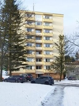 Predám 1 izbový byt s balkónom a loggiou v Banskej Bystrici.