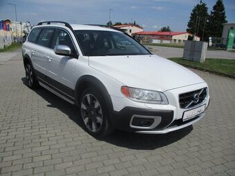 VOLVO XC70 2,4D 120KW CROSSCOUNTRY AWD GPS XENON 2013