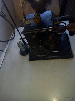 Predám kožušnícky šijací stroj