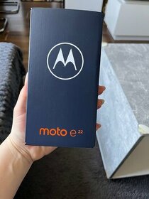 Motorola moto e22 3+32GB Čierna