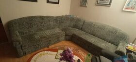 Rohová sedacia súprava a obývačková stena