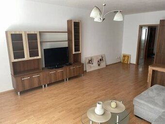 PRENÁJOM – priestranný 2iz v Podunajských Biskupiciach