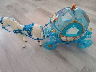 Koč pre barbie na baterky