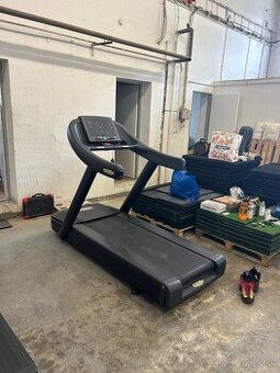Technogym bežecký pás znizena cena