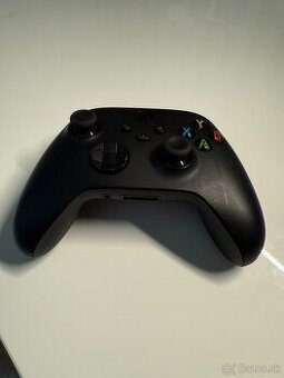 Xbox ovládač.