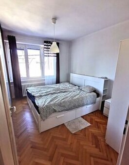 Na prenájom 2-izbový byt s balkónom a klimatizáciou na Záhra