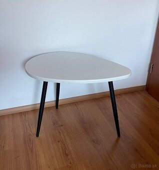 Konferenčný stolík