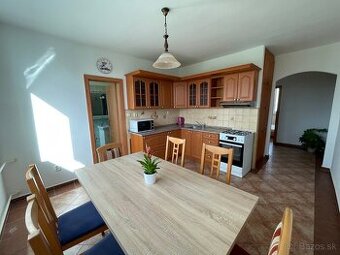 2 izb. byt, 58m2 v centre mesta Sereď na predaj - 1