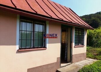 SUPER PONUKA Krásny vinohrad s murovanou chatou