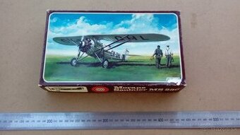 Retro plastikový model