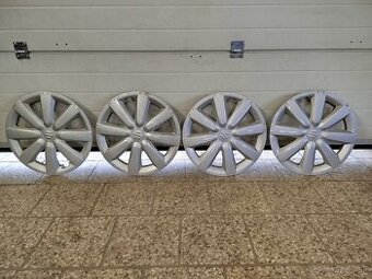 Originalne puklice Suzuki R16