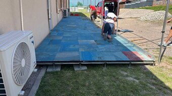 Nastaviteľná podlaha Uniflair Schneider Electric