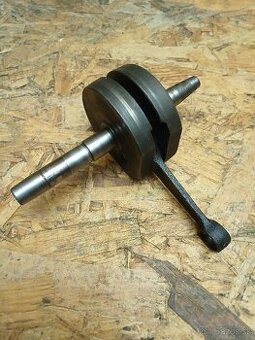 Babetta 207 kľuková hriadeľ