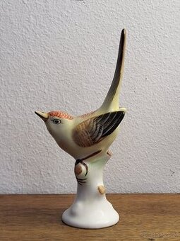 Ručne maľovaná porcelánová figúrka vtáka od známej maďarskej