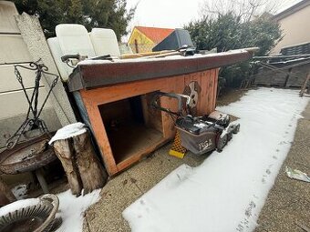 Predám veľkú psiu búdu