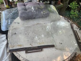 Sklá na Š Octavia alebo Spartak