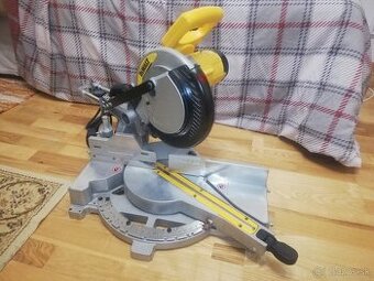 Dewalt DW712 Pokosová pila