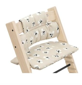STOKKE TrippTrapp CUSHION-text.podsedák(1+1zdarma)