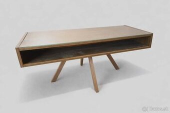 Konferenčný presklený stolík