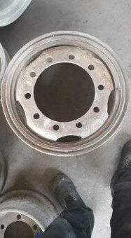 Predám disky na 5 a 7 t vlečku