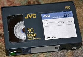 VHS-C kazety do kamery