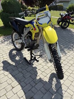 Suzuki rmz 250