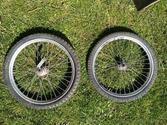 Kolesa na maly bicykel