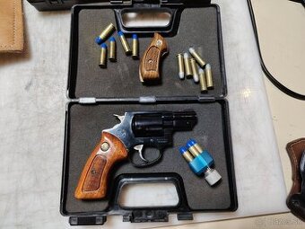 Revolver Taurus model 85