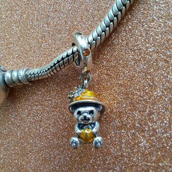 Prívesok Macko s tekvičkou