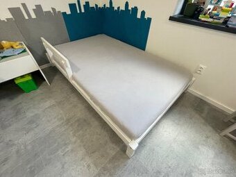 Posteľ 120x200 z masívu + matrac + rošt