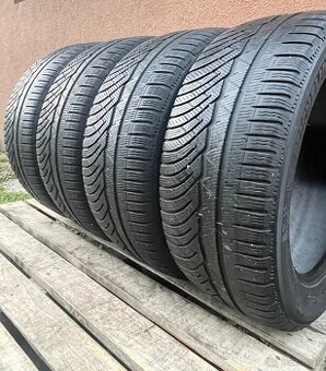 Michelin 235/50 R17 zimné