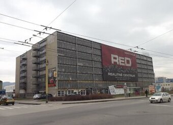 Garážový box vo veľkogarážach na Hlinách