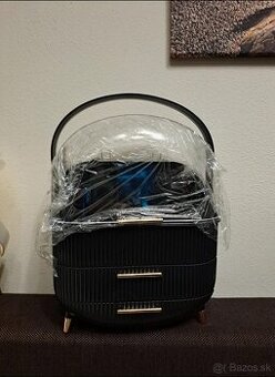 Organizer na kozmetiku