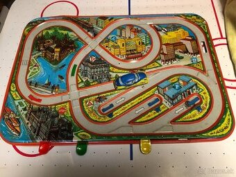 Plechová retro autodráha