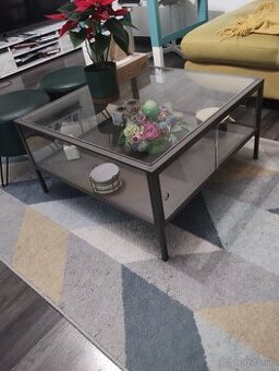 Konferenčný stolik