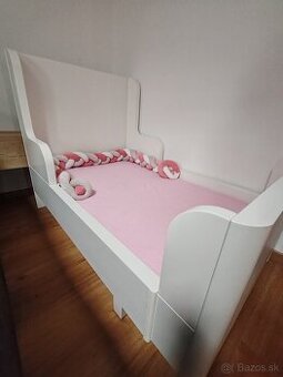 Busunge rastuca postel IKEA s matracom