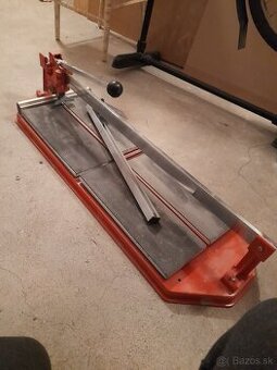 Rezačka na dlažbu obklad