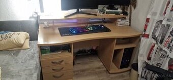 Predám pisací stolík